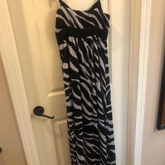 White House Black Market sleeveless maxi dress, size 4. - Picture 2 of 6